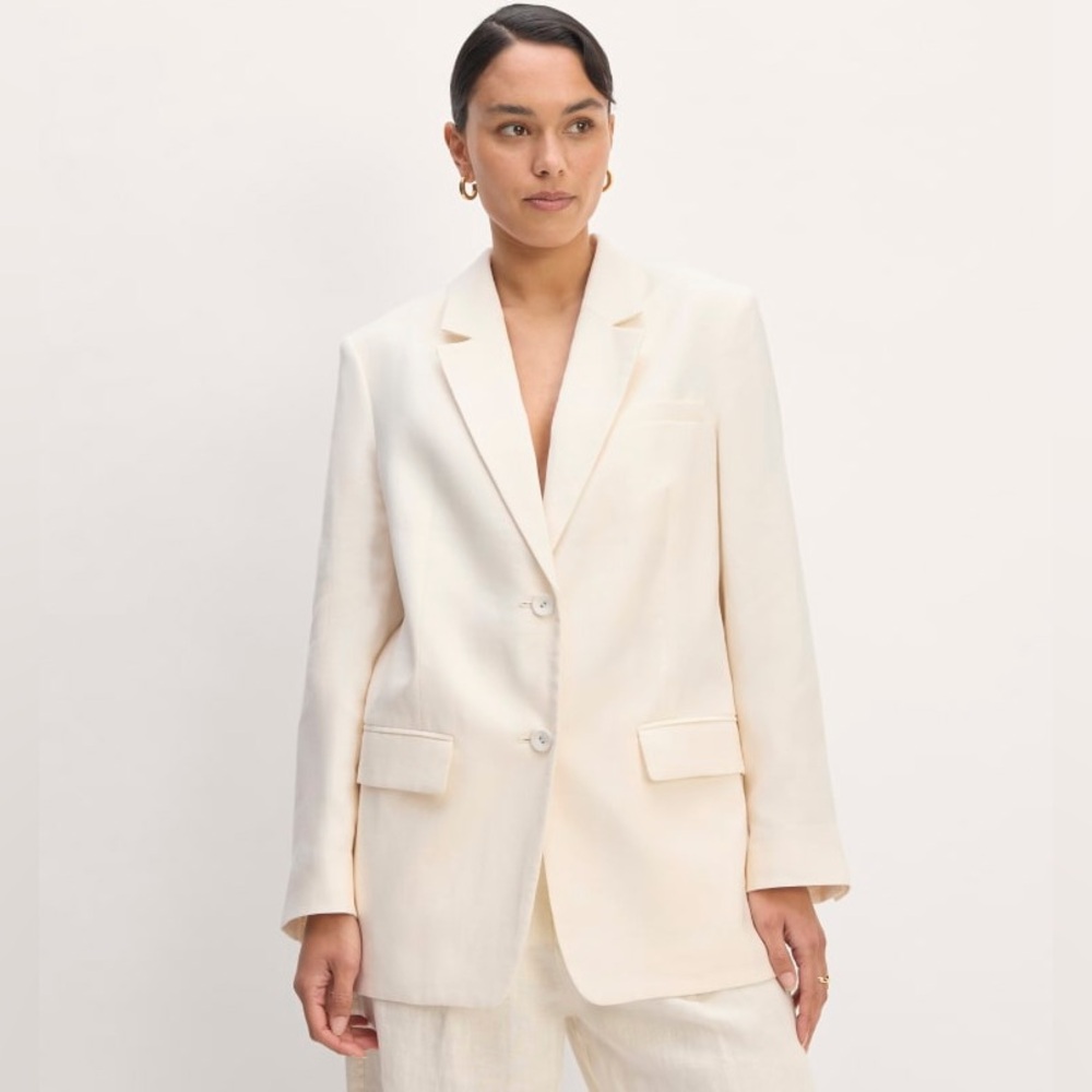 Everlane “The Oversized Blazer in Linen” in ‘Bone’ (size 0)